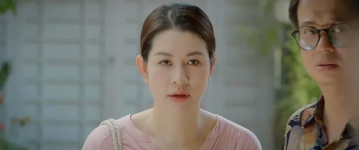 Thương ngày nắng về 2 - Tập 47: Bà Nga sốc khi Vân Vân yêu trai già đã có vợ con - Ảnh 11. Thương ngày nắng về 2 - Tập 47: Bà Nga sốc khi Vân Vân yêu trai già đã có vợ con - Ảnh 11.