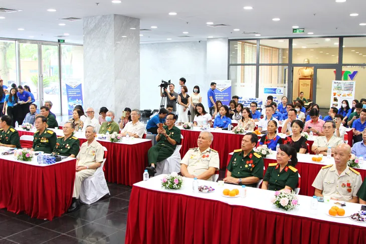 Đài THVN gặp mặt tri ân các anh hùng liệt sĩ, thương binh nhân kỷ niệm 75 năm Ngày Thương binh - Liệt sĩ 27/7 - Ảnh 20. Đài THVN gặp mặt tri ân các anh hùng liệt sĩ, thương binh nhân kỷ niệm 75 năm Ngày Thương binh - Liệt sĩ 27/7 - Ảnh 20.