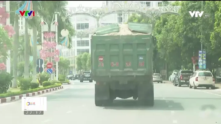 Ngăn chặn triệt để xe quá khổ, quá tải: Nhiệm vụ không thể chậm trễ - Ảnh 2. Ngăn chặn triệt để xe quá khổ, quá tải: Nhiệm vụ không thể chậm trễ - Ảnh 2.