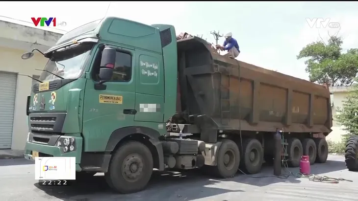 Ngăn chặn triệt để xe quá khổ, quá tải: Nhiệm vụ không thể chậm trễ - Ảnh 3. Ngăn chặn triệt để xe quá khổ, quá tải: Nhiệm vụ không thể chậm trễ - Ảnh 3.