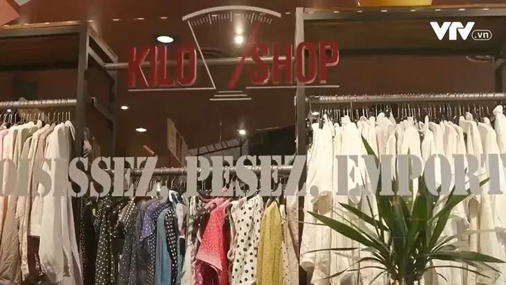 Giới trẻ Pháp yêu thích thời trang đã qua sử dụng - Ảnh 1. Giới trẻ Pháp yêu thích thời trang đã qua sử dụng - Ảnh 1.