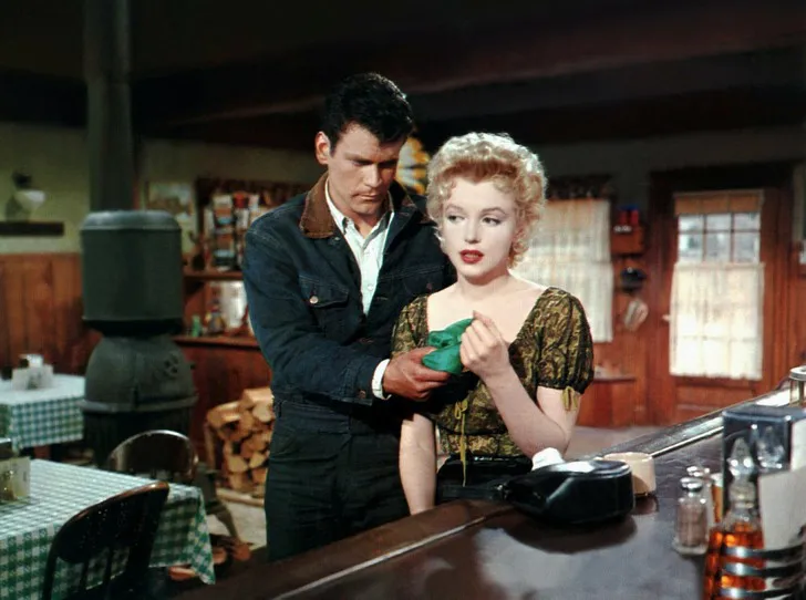 10 đặc điểm khiến khán giả mê mẩn quả bom tóc vàng Marilyn Monroe đến tận ngày nay - Ảnh 5. 10 đặc điểm khiến khán giả mê mẩn quả bom tóc vàng Marilyn Monroe đến tận ngày nay - Ảnh 5.