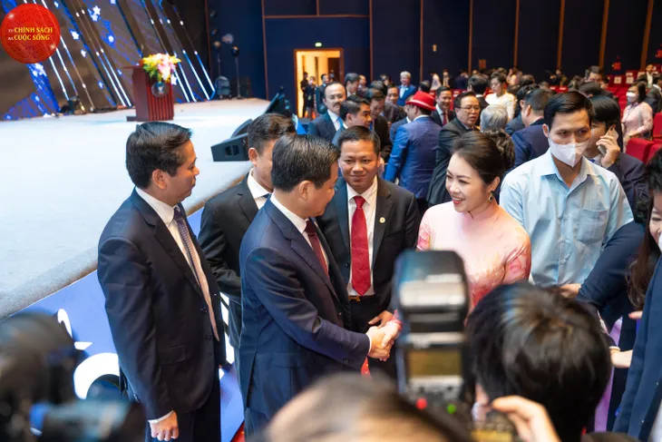 Phát động Sao Đỏ 2022 - Giải thưởng tìm kiếm và tôn vinh doanh nhân trẻ Việt Nam - Ảnh 6. Phát động Sao Đỏ 2022 - Giải thưởng tìm kiếm và tôn vinh doanh nhân trẻ Việt Nam - Ảnh 6.