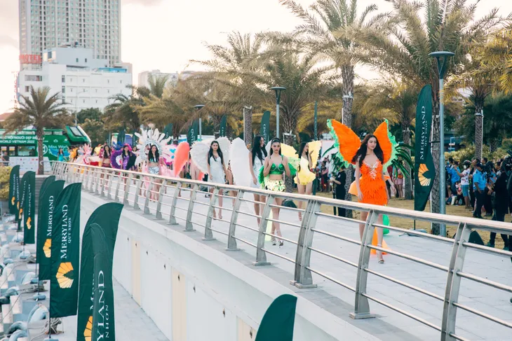 Thí sinh Miss World Vietnam 2022 trình diễn trong trang phục carnival - Ảnh 1. Thí sinh Miss World Vietnam 2022 trình diễn trong trang phục carnival - Ảnh 1.