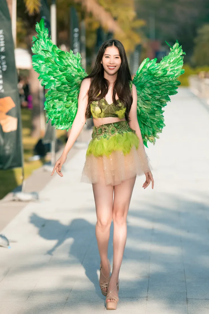 Thí sinh Miss World Vietnam 2022 trình diễn trong trang phục carnival - Ảnh 4. Thí sinh Miss World Vietnam 2022 trình diễn trong trang phục carnival - Ảnh 4.