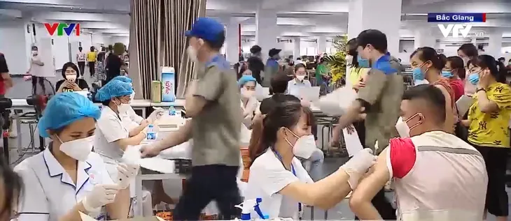 Kinh nghiệm đẩy nhanh tiêm chủng tại Bắc Giang - Ảnh 1. Kinh nghiệm đẩy nhanh tiêm chủng tại Bắc Giang - Ảnh 1.