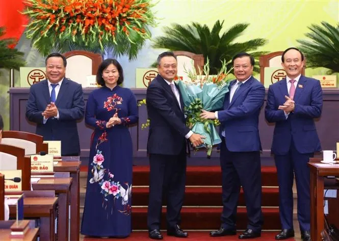 Ông Trần Sỹ Thanh được bầu làm Chủ tịch UBND TP Hà Nội - Ảnh 2. Ông Trần Sỹ Thanh được bầu làm Chủ tịch UBND TP Hà Nội - Ảnh 2.