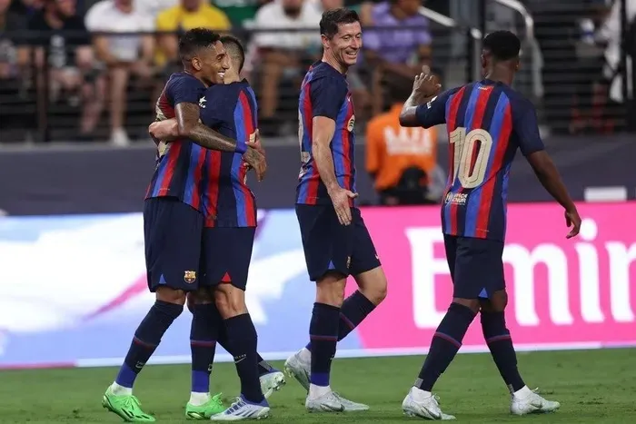 Raphinha lập siêu phẩm, Barca thắng tối thiểu Real Madrid - Ảnh 1. Raphinha lập siêu phẩm, Barca thắng tối thiểu Real Madrid - Ảnh 1.