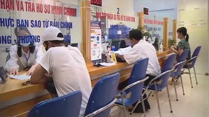Hà Nội triển khai mô hình 5 thủ tục - 5 giải quyết tại chỗ - Ảnh 1. Hà Nội triển khai mô hình 5 thủ tục - 5 giải quyết tại chỗ - Ảnh 1.