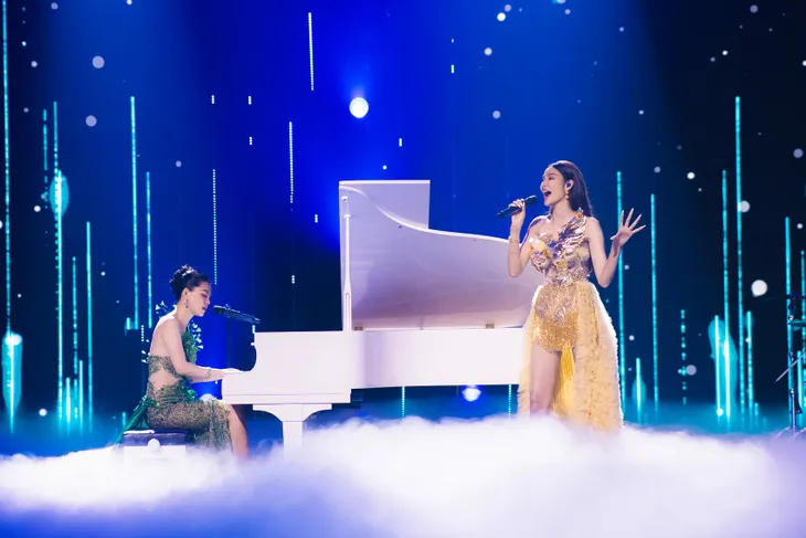 Bán kết Trời sinh một cặp: Hát loạt hit của Adele, Hoàng Thùy ẵm trọn điểm 10 - Ảnh 2. Bán kết Trời sinh một cặp: Hát loạt hit của Adele, Hoàng Thùy ẵm trọn điểm 10 - Ảnh 2.
