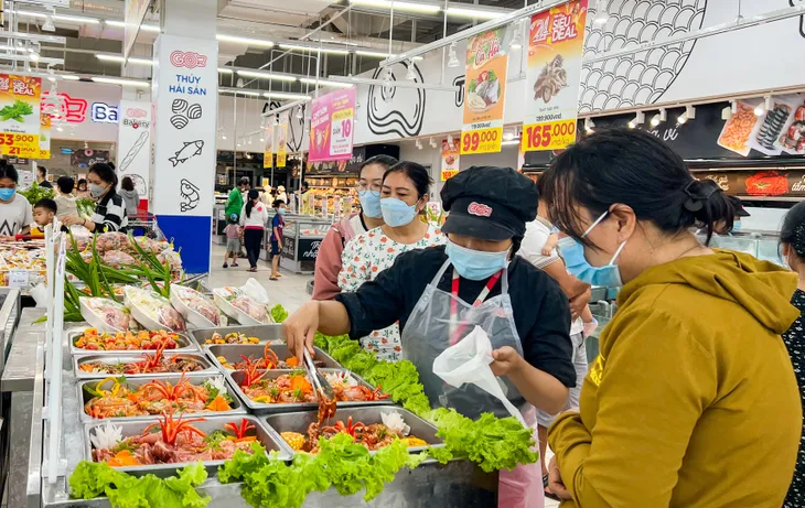 Giảm 2% thuế VAT: Đòn bẩy kích cầu tiêu dùng - Ảnh 2. Giảm 2% thuế VAT: Đòn bẩy kích cầu tiêu dùng - Ảnh 2.