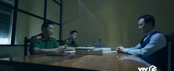 Đấu trí – Tập 6: Bị Đại tá Giang gán tội, Tuấn “nháy” nhanh trí dùng vaccine lấp liếm - Ảnh 1. Đấu trí – Tập 6: Bị Đại tá Giang gán tội, Tuấn “nháy” nhanh trí dùng vaccine lấp liếm - Ảnh 1.