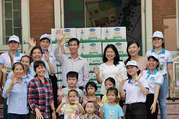 Những khoảnh khắc đẹp trên hành trình của Quỹ sữa Vươn cao Việt Nam năm thứ 15 - Ảnh 1. Những khoảnh khắc đẹp trên hành trình của Quỹ sữa Vươn cao Việt Nam năm thứ 15 - Ảnh 1.