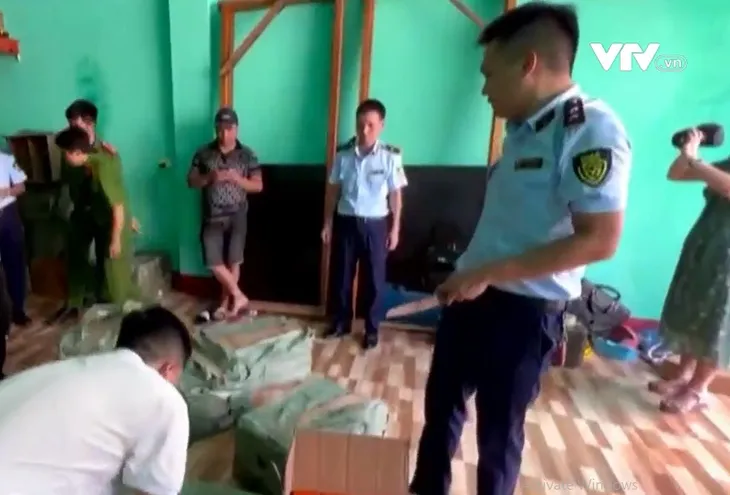 Thu giữ gần 30 tấn mỹ phẩm, nước hoa có dấu hiệu làm giả - Ảnh 1. Thu giữ gần 30 tấn mỹ phẩm, nước hoa có dấu hiệu làm giả - Ảnh 1.