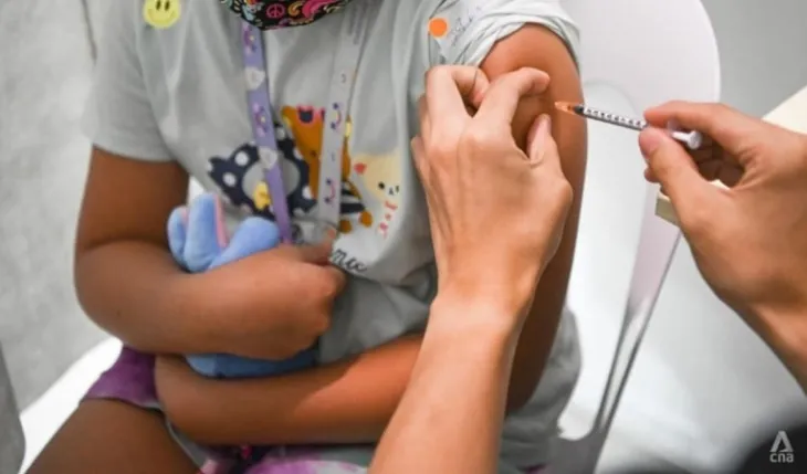 Singapore sẽ tiêm vaccine COVID-19 cho trẻ dưới 4 tuổi - Ảnh 1. Singapore sẽ tiêm vaccine COVID-19 cho trẻ dưới 4 tuổi - Ảnh 1.