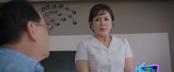 Thương ngày nắng về 2 - Tập 51: Bà Nhung thuyết phục Chủ tịch Long hạ mình vì hạnh phúc hai con - Ảnh 4. Thương ngày nắng về 2 - Tập 51: Bà Nhung thuyết phục Chủ tịch Long hạ mình vì hạnh phúc hai con - Ảnh 4.