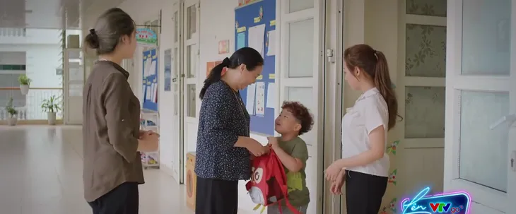 Thương ngày nắng về 2 - Tập 51: Bà Nga nhầm tên vợ chồng Khánh - Đức - Ảnh 1. Thương ngày nắng về 2 - Tập 51: Bà Nga nhầm tên vợ chồng Khánh - Đức - Ảnh 1.