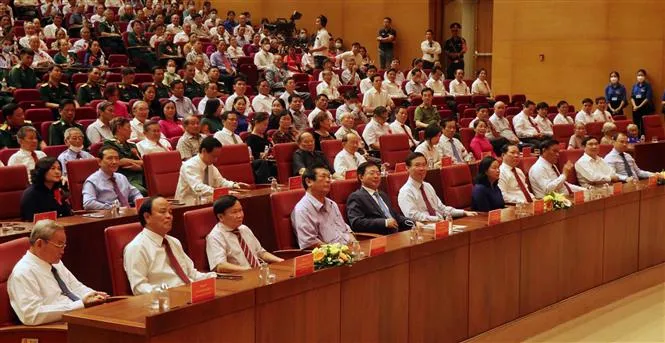 Bình Định: Tri ân các gia đình có công với cách mạng - Ảnh 1. Bình Định: Tri ân các gia đình có công với cách mạng - Ảnh 1.