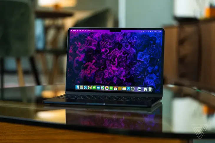 MacBook Air M2 lên kệ tại Việt Nam - Ảnh 1. MacBook Air M2 lên kệ tại Việt Nam - Ảnh 1.