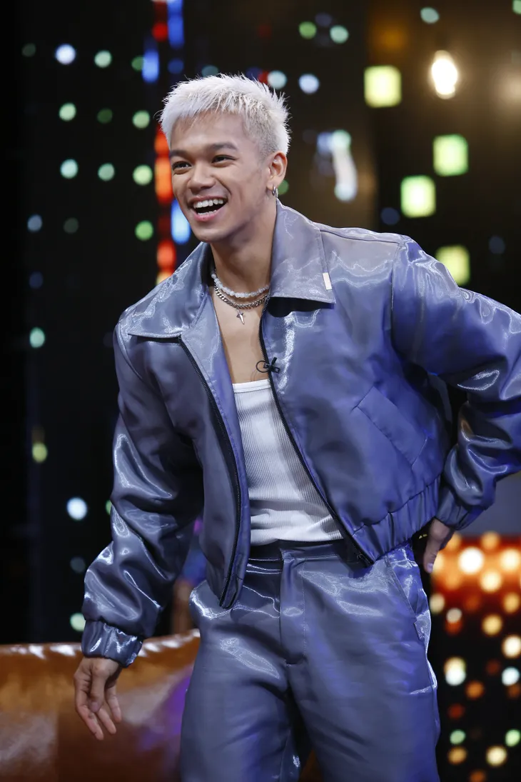 Cuộc hẹn cuối tuần: Trọng Hiếu thi tiếng Việt bất phân thắng bại với nhà báo Long Vũ - Ảnh 4. Cuộc hẹn cuối tuần: Trọng Hiếu thi tiếng Việt bất phân thắng bại với nhà báo Long Vũ - Ảnh 4.