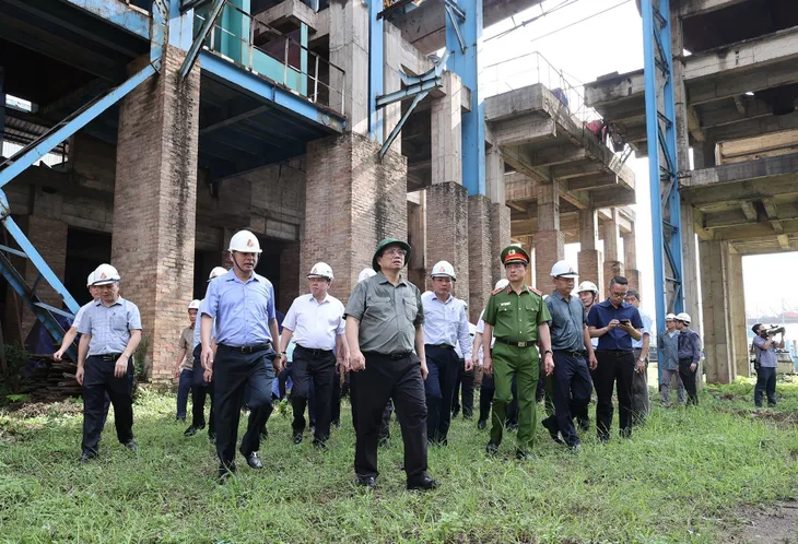 Thủ tướng Phạm Minh Chính khảo sát dự án mở rộng Nhà máy Gang thép Thái Nguyên - Ảnh 4. Thủ tướng Phạm Minh Chính khảo sát dự án mở rộng Nhà máy Gang thép Thái Nguyên - Ảnh 4.