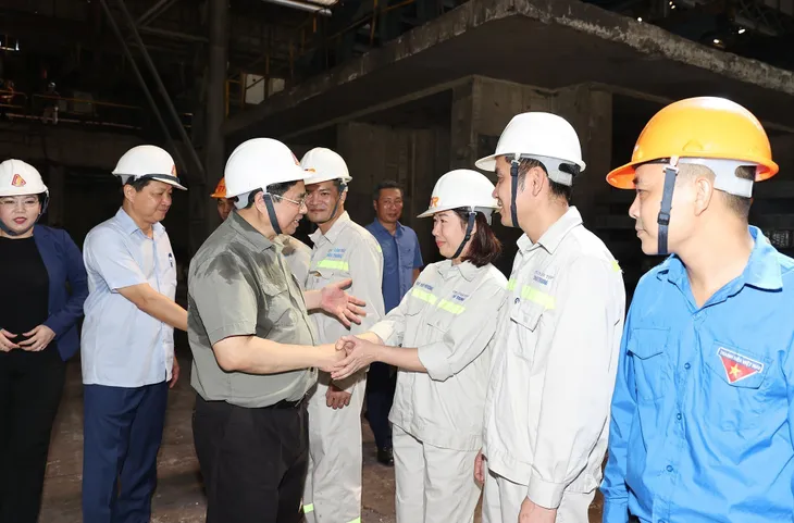 Thủ tướng Phạm Minh Chính khảo sát dự án mở rộng Nhà máy Gang thép Thái Nguyên - Ảnh 3. Thủ tướng Phạm Minh Chính khảo sát dự án mở rộng Nhà máy Gang thép Thái Nguyên - Ảnh 3.