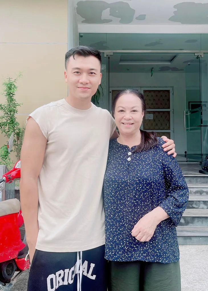 Diễn viên Việt tuần qua: Quỳnh Nga ví mình như trái cam, Vân Dung bịt kín khi đi chơi - Ảnh 8. Diễn viên Việt tuần qua: Quỳnh Nga ví mình như trái cam, Vân Dung bịt kín khi đi chơi - Ảnh 8.