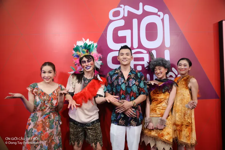 Ơn giời! Cậu đây rồi: Lý Bình đỏ mặt khi bị ép... hô hấp nhân tạo cho Lê Dương Bảo Lâm - Ảnh 4. Ơn giời! Cậu đây rồi: Lý Bình đỏ mặt khi bị ép... hô hấp nhân tạo cho Lê Dương Bảo Lâm - Ảnh 4.