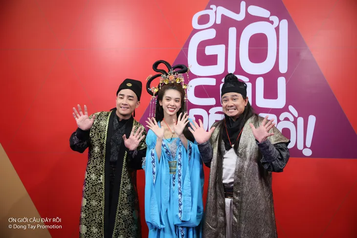 Ơn giời! Cậu đây rồi: Lý Bình đỏ mặt khi bị ép... hô hấp nhân tạo cho Lê Dương Bảo Lâm - Ảnh 5. Ơn giời! Cậu đây rồi: Lý Bình đỏ mặt khi bị ép... hô hấp nhân tạo cho Lê Dương Bảo Lâm - Ảnh 5.