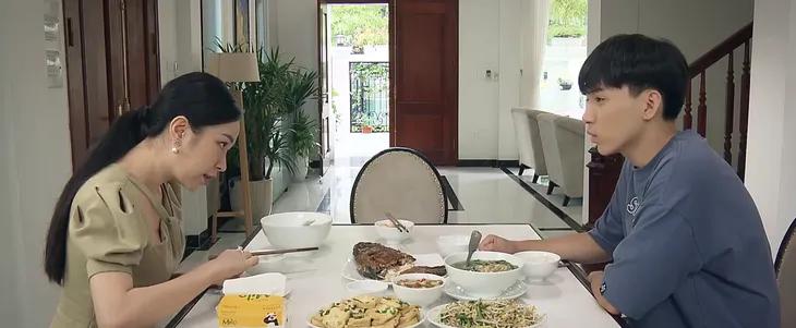 Lối nhỏ vào đời - Tập 17: Mẹ kế tương lai sợ xanh mắt khi bị Dũng bắt thóp - Ảnh 4. Lối nhỏ vào đời - Tập 17: Mẹ kế tương lai sợ xanh mắt khi bị Dũng bắt thóp - Ảnh 4.