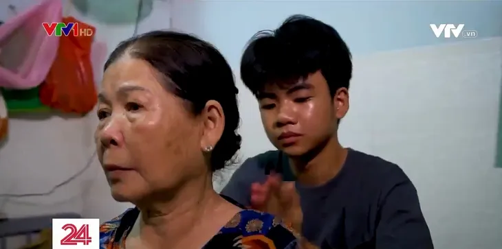 Cặp lá yêu thương: Vì con có bà - Ảnh 1. Cặp lá yêu thương: Vì con có bà - Ảnh 1.