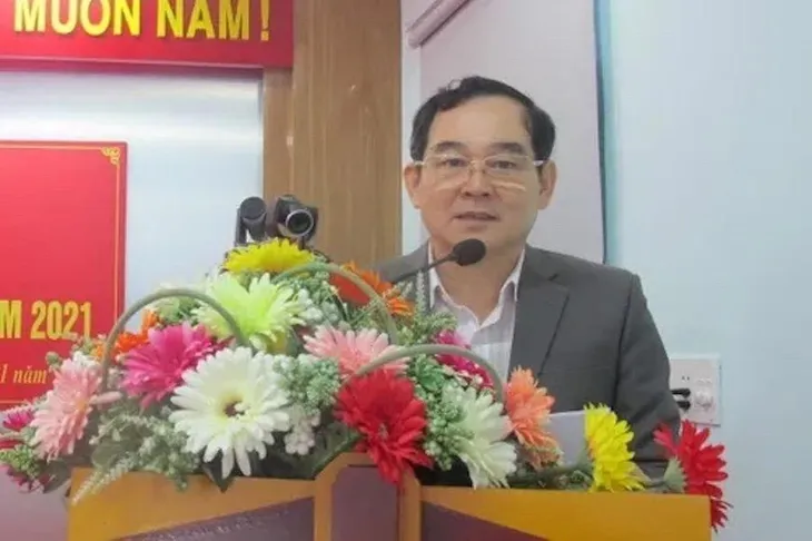 Xem xét kỷ luật nguyên lãnh đạo Sở Y tế và Giám đốc CDC Quảng Ngãi - Ảnh 1. Xem xét kỷ luật nguyên lãnh đạo Sở Y tế và Giám đốc CDC Quảng Ngãi - Ảnh 1.