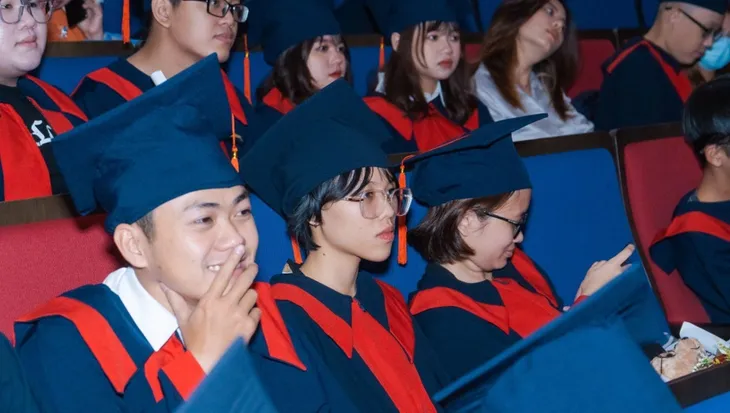 Sinh viên FPT Skillking Hồ Chí Minh xúc động trong lễ tốt nghiệp - Ảnh 1. Sinh viên FPT Skillking Hồ Chí Minh xúc động trong lễ tốt nghiệp - Ảnh 1.