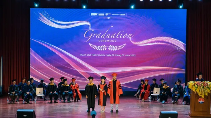 Sinh viên FPT Skillking Hồ Chí Minh xúc động trong lễ tốt nghiệp - Ảnh 2. Sinh viên FPT Skillking Hồ Chí Minh xúc động trong lễ tốt nghiệp - Ảnh 2.