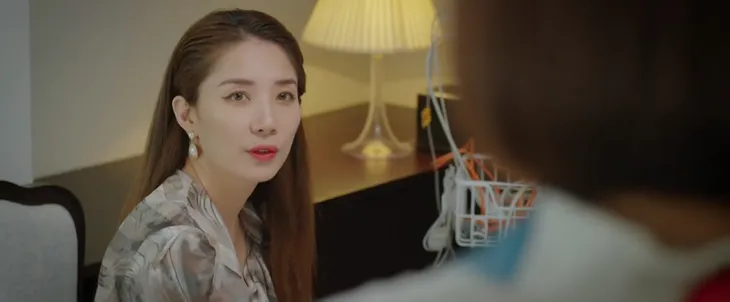 Thương ngày nắng về 2 - Tập 41: Ông Long đột quỵ, Duy trở lại chèo lái Hoàng Kim - Ảnh 8. Thương ngày nắng về 2 - Tập 41: Ông Long đột quỵ, Duy trở lại chèo lái Hoàng Kim - Ảnh 8.