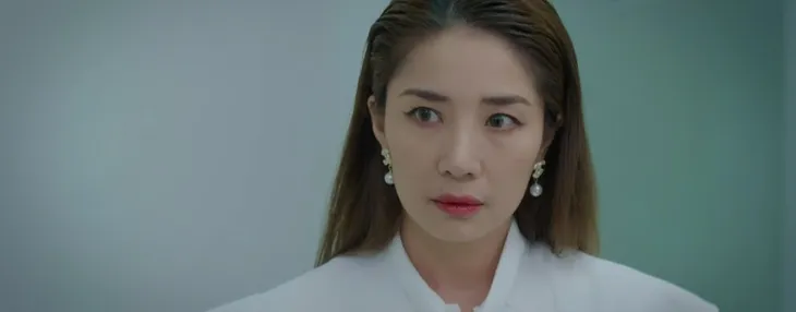 Thương ngày nắng về 2 - Tập 41: Ông Long đột quỵ, Duy trở lại chèo lái Hoàng Kim - Ảnh 4. Thương ngày nắng về 2 - Tập 41: Ông Long đột quỵ, Duy trở lại chèo lái Hoàng Kim - Ảnh 4.