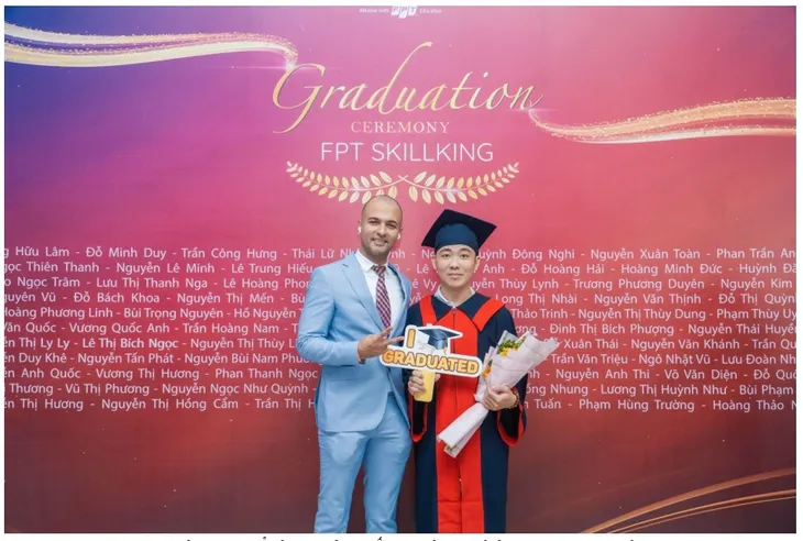 Sinh viên FPT Skillking Hồ Chí Minh xúc động trong lễ tốt nghiệp - Ảnh 3. Sinh viên FPT Skillking Hồ Chí Minh xúc động trong lễ tốt nghiệp - Ảnh 3.