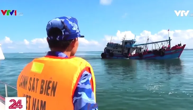 Buôn lậu xăng dầu trên biển ngày càng tinh vi - Ảnh 1. Buôn lậu xăng dầu trên biển ngày càng tinh vi - Ảnh 1.