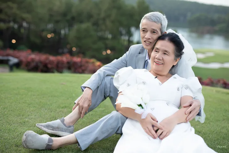 Cuộc sống tươi đẹp: Ngắm bộ ảnh cưới tình bể tình của cặp đôi ông bà khắc khẩu - Ảnh 10. Cuộc sống tươi đẹp: Ngắm bộ ảnh cưới tình bể tình của cặp đôi ông bà khắc khẩu - Ảnh 10.