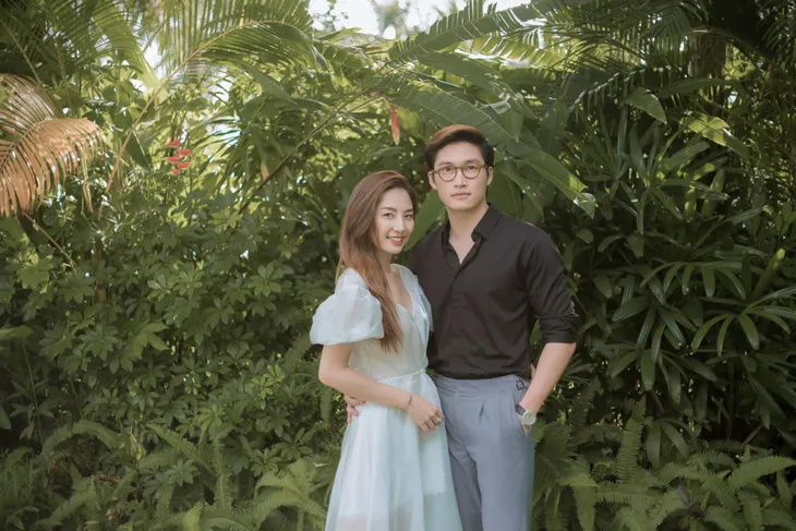Thương ngày nắng về: Mẹ kế trẻ đẹp bất ngờ, sánh đôi bên Duy - Ảnh 2. Thương ngày nắng về: Mẹ kế trẻ đẹp bất ngờ, sánh đôi bên Duy - Ảnh 2.