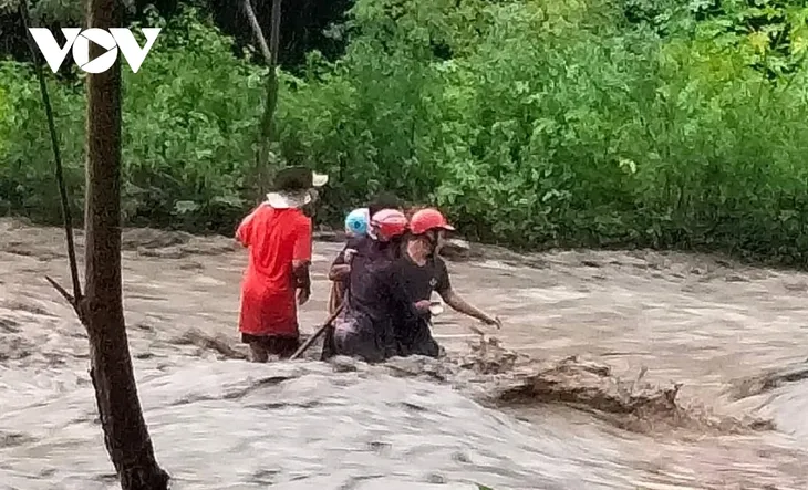Tìm thấy toàn bộ thi thể 4 người bị lũ cuốn trôi ở Cao Bằng - Ảnh 2. Tìm thấy toàn bộ thi thể 4 người bị lũ cuốn trôi ở Cao Bằng - Ảnh 2.