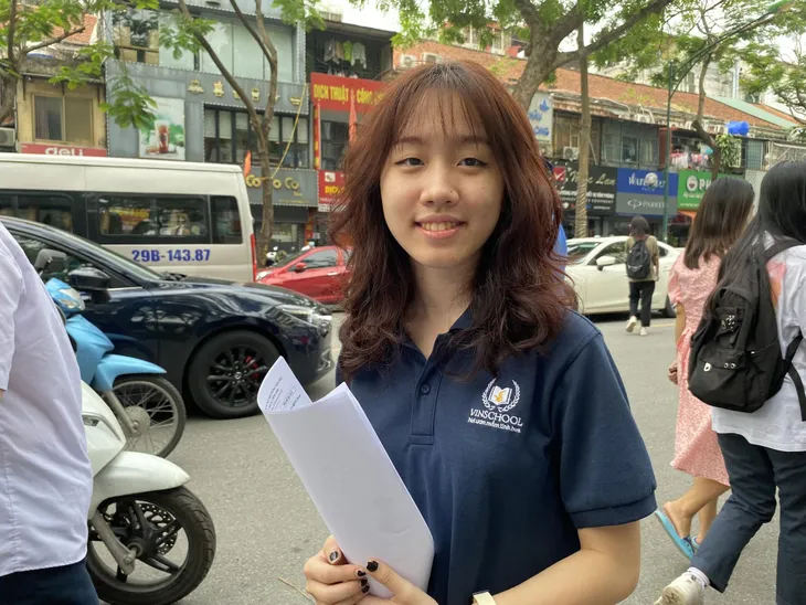 Thi tốt nghiệp THPT 2022: Chờ đợi “cơn mưa điểm cao môn tiếng Anh - Ảnh 2. Thi tốt nghiệp THPT 2022: Chờ đợi “cơn mưa điểm cao môn tiếng Anh - Ảnh 2.