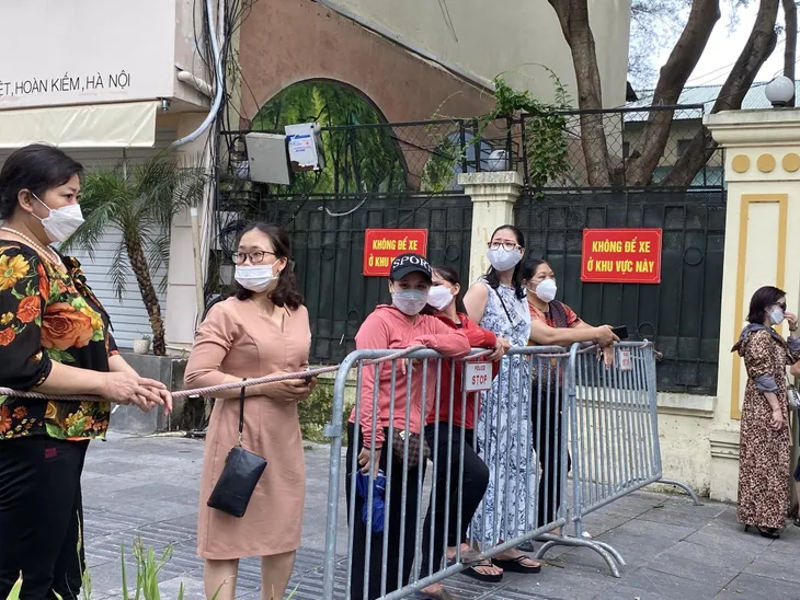 Thi tốt nghiệp THPT 2022: Chờ đợi “cơn mưa điểm cao môn tiếng Anh - Ảnh 5. Thi tốt nghiệp THPT 2022: Chờ đợi “cơn mưa điểm cao môn tiếng Anh - Ảnh 5.