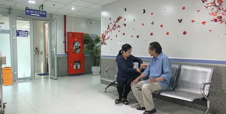 Lối nhỏ vào đời - Tập 21: Thảo được ông Hoàng giao quản lý Dũng - Ảnh 1. Lối nhỏ vào đời - Tập 21: Thảo được ông Hoàng giao quản lý Dũng - Ảnh 1.