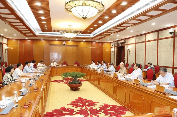 Bộ Chính trị, Ban Bí thư yêu cầu đẩy nhanh điều tra, xét xử vụ Việt Á, FLC... - Ảnh 2. Bộ Chính trị, Ban Bí thư yêu cầu đẩy nhanh điều tra, xét xử vụ Việt Á, FLC... - Ảnh 2.