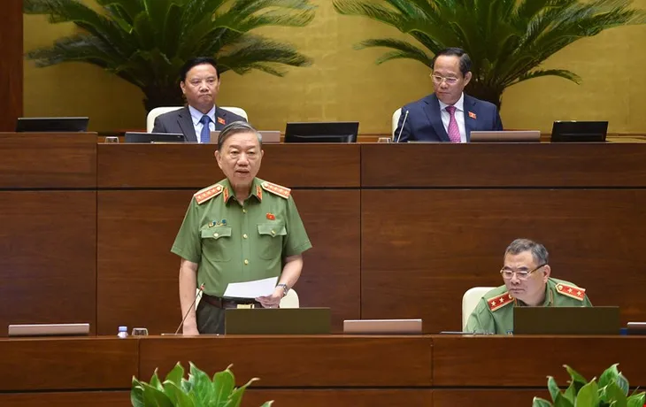 Bộ trưởng Bộ Công an: Hộ chiếu mới của Việt Nam được đa số các nước chấp nhận - Ảnh 1. Bộ trưởng Bộ Công an: Hộ chiếu mới của Việt Nam được đa số các nước chấp nhận - Ảnh 1.
