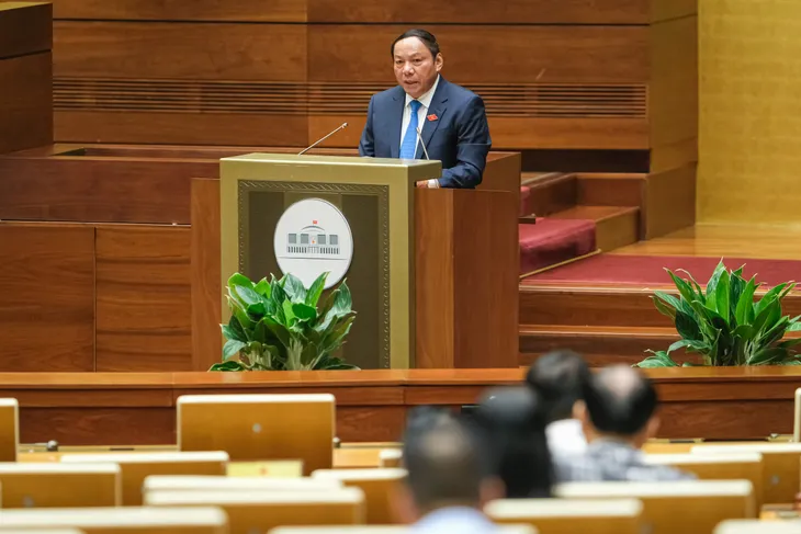 Bộ trưởng Nguyễn Văn Hùng: Kiểm tra, xử phạt nghiêm nếu tổ chức trò chơi phản cảm - Ảnh 1. Bộ trưởng Nguyễn Văn Hùng: Kiểm tra, xử phạt nghiêm nếu tổ chức trò chơi phản cảm - Ảnh 1.