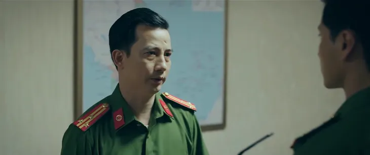 Đấu trí - Tập 17: Vũ xin theo tiếp vụ Khải Tuấn, Đại tá Giang ám ảnh vì đại án y tế - Ảnh 3. Đấu trí - Tập 17: Vũ xin theo tiếp vụ Khải Tuấn, Đại tá Giang ám ảnh vì đại án y tế - Ảnh 3.