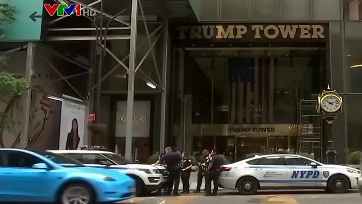 Cựu Tổng thống Trump trình diện trước Tổng Chưởng lý New York - Ảnh 1. Cựu Tổng thống Trump trình diện trước Tổng Chưởng lý New York - Ảnh 1.