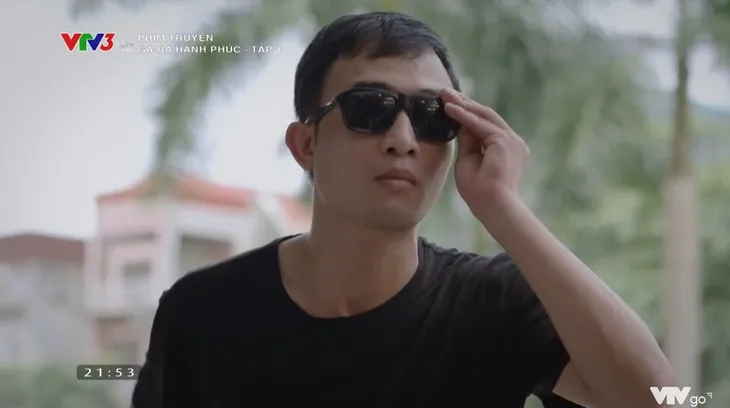 Doãn Quốc Đam cướp vai quần chúng ở Ga-ra hạnh phúc trong nháy mắt - Ảnh 8. Doãn Quốc Đam cướp vai quần chúng ở Ga-ra hạnh phúc trong nháy mắt - Ảnh 8.